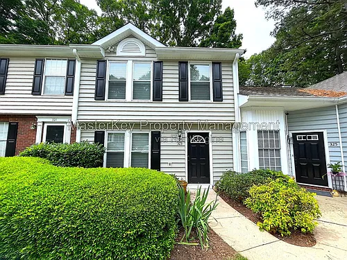 323 Riverwalk Cir Photo 1