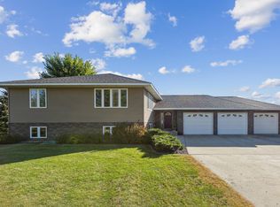 20812 Jupiter Dr, Silver Lake, MN 55381