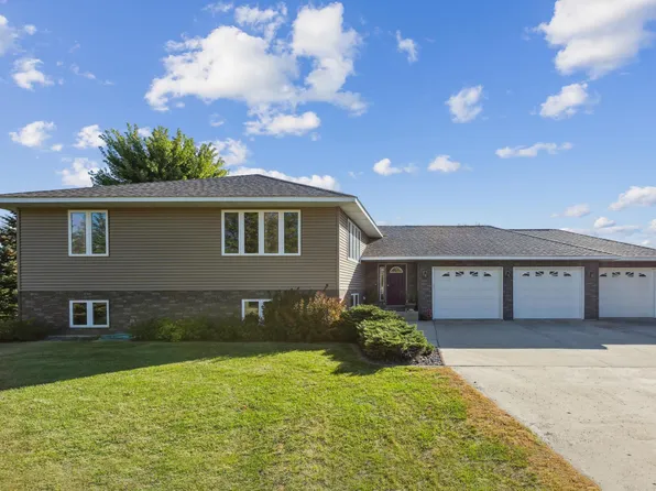 20812 Jupiter Dr, Silver Lake, MN 55381