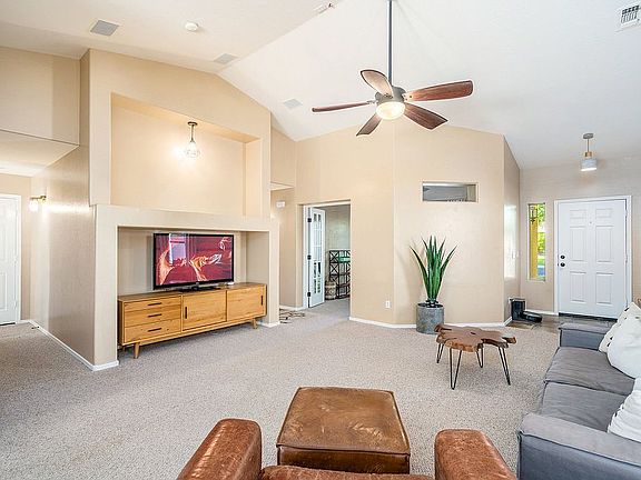 4th image of 6106 N Pajaro Ln