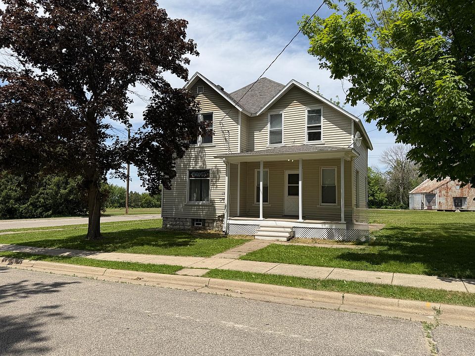 1st image of 122 Carimona St W