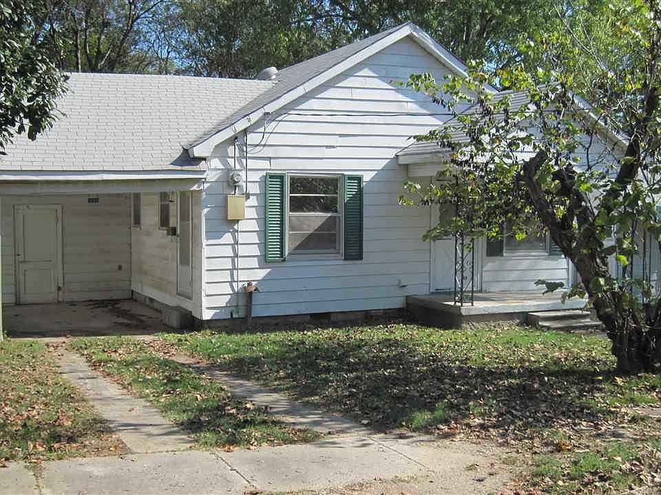 2nd image of 802 Burton St