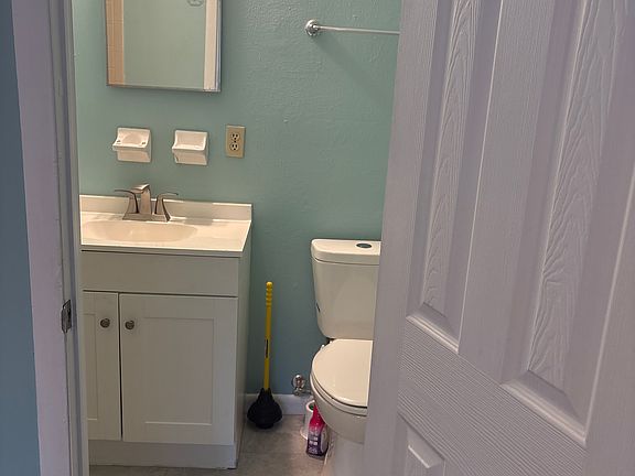 3rd image of 7531 Jana Ln N
