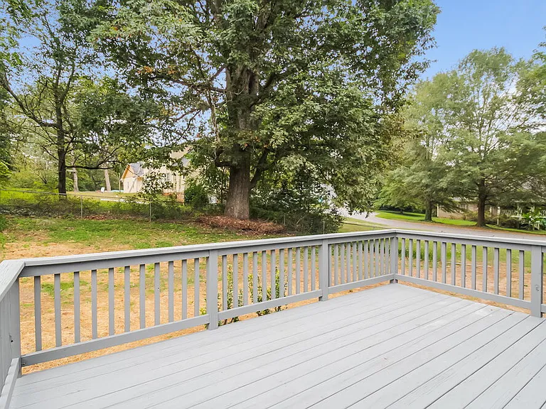 1021 Sugar Springs Dr — Photo 17
