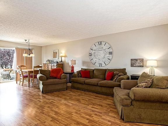 3rd image of 494 Scioto Meadows Blvd