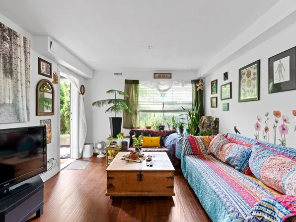 20561 113th Ave #108, Maple Ridge, BC V2X 1E2