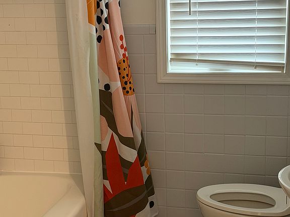 3rd image of 402 W Arrowhead Rd #2