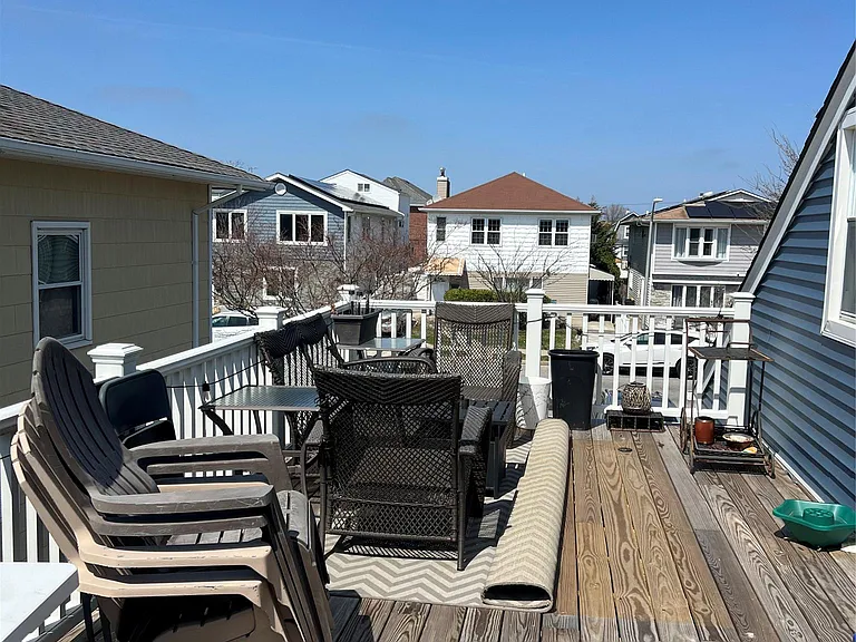 644 E Olive St #UPPER — Photo 11
