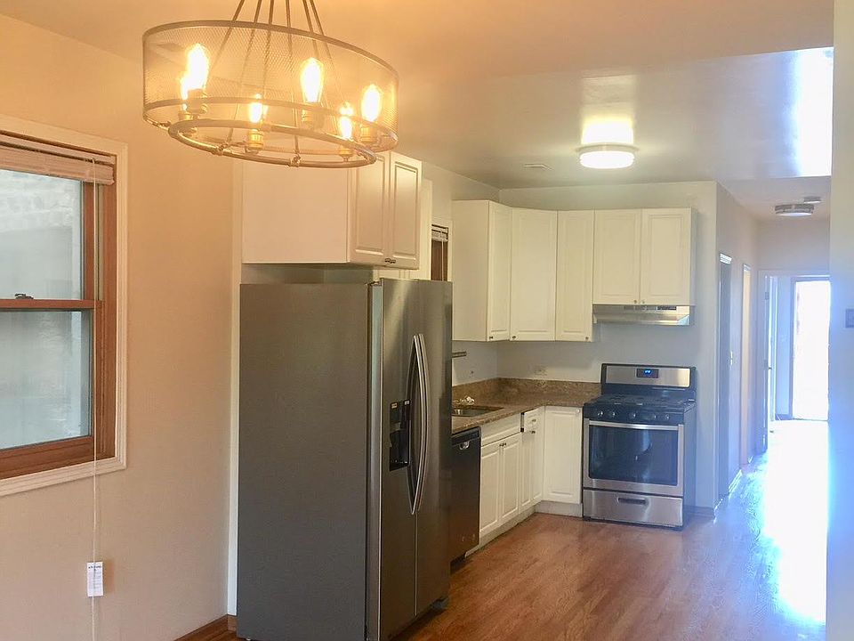 1st image of 1219 W Erie St APT 1B