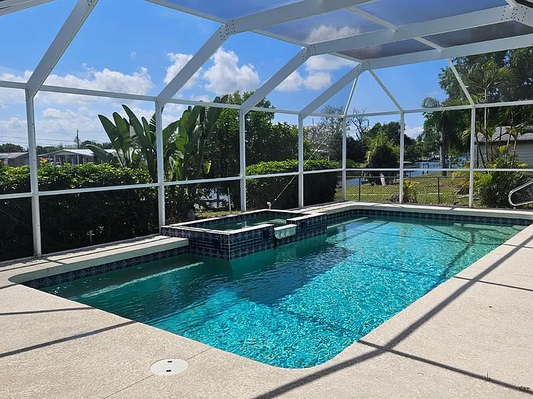 511 Palmetto Dr NE — Photo 24