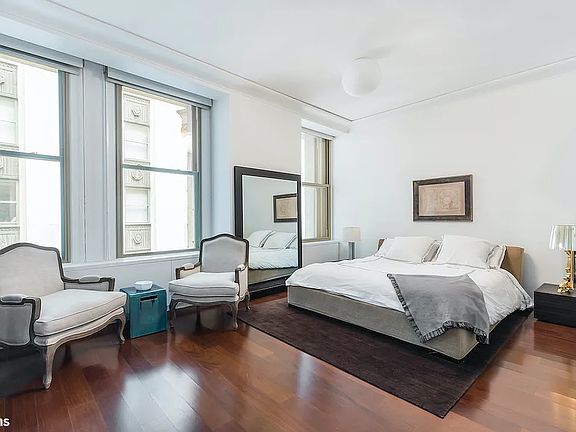 2nd image of 55 Wall St APT 716