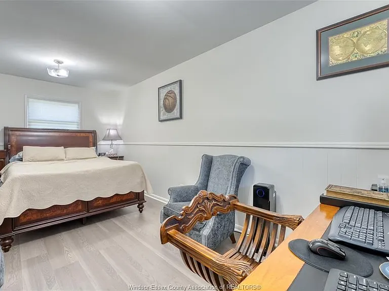 4062 Roseland Dr E — Photo 22