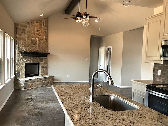 5th image of 401 Green Meadow Ct