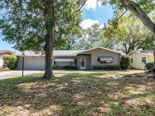 653 Deville Dr E, Largo, FL 33771