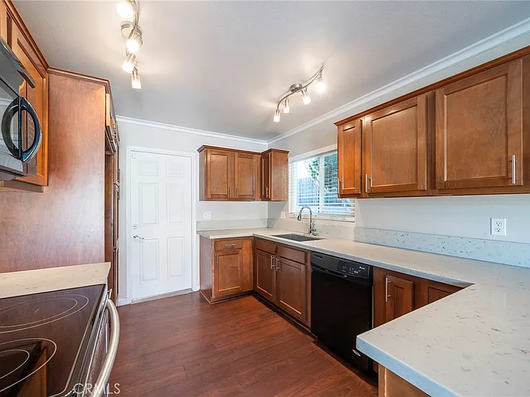 5125 W Crystal Ln — Photo 7
