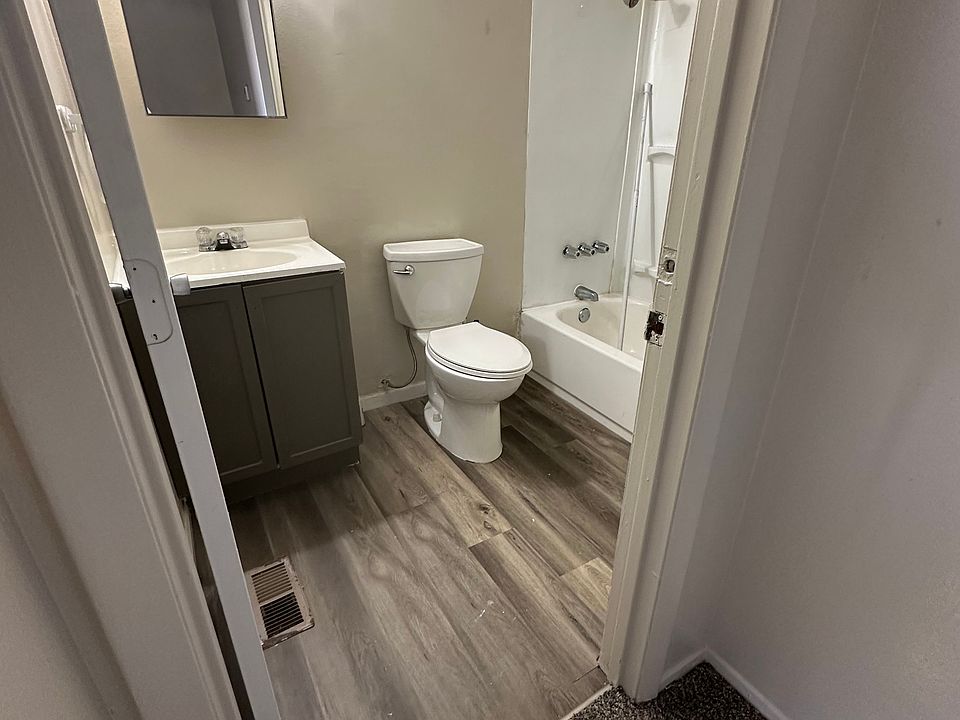 1st image of 600 Marine Dr APT 6