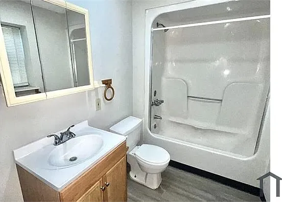 2 bed, $1,350 — Photo 4