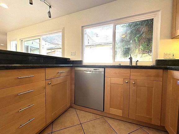 3rd image of 10564 Greenford Dr