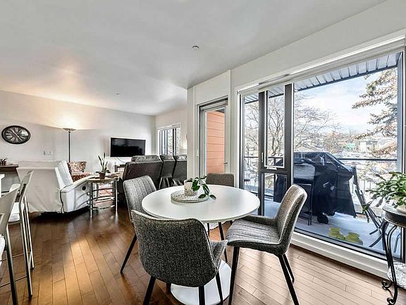 4th image of 414 S Meredith Rd NE #207