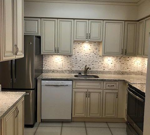 2nd image of 3800 Fairfax Dr APT 205