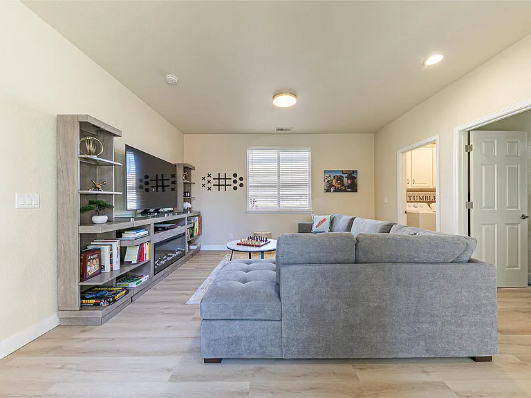 3310 Ten Mile Dr — Photo 34