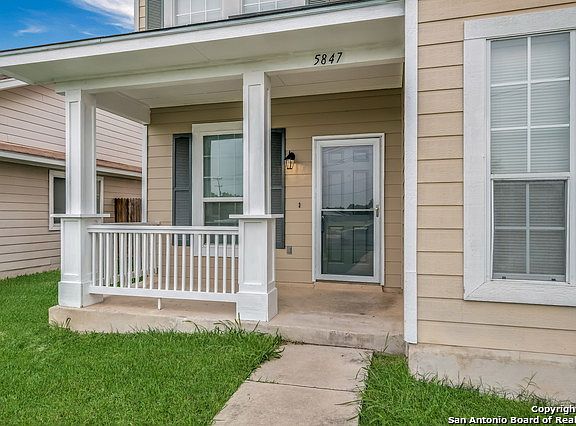 2nd image of 5847 Midcrown Dr