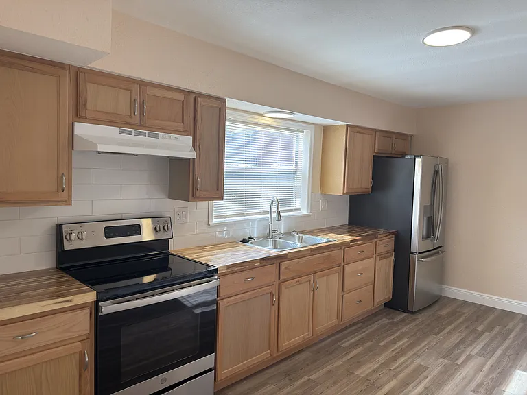 Fully Remodeled Kitchen with double sink