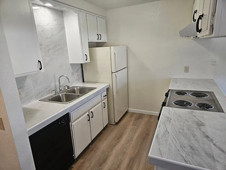 x 9721 Dale Ave — Photo 5