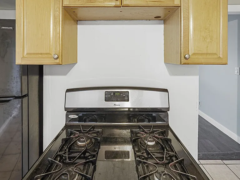 56 Devens St — Photo 3