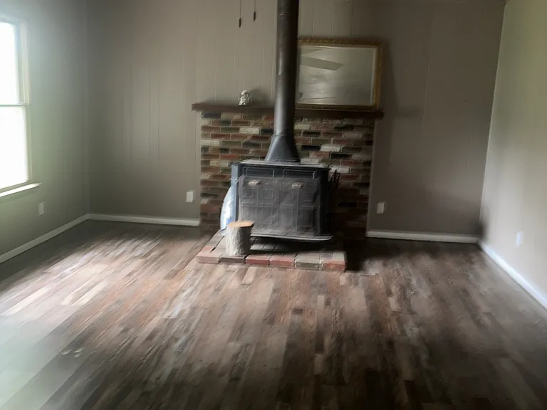 1650 S Spring St — Photo 1