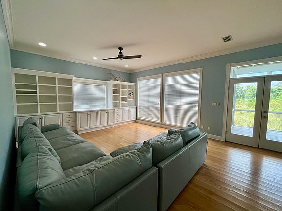 3rd image of 326 Deer Point Dr