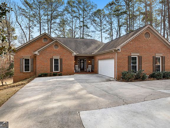 2nd image of 205 Wyngate Cir
