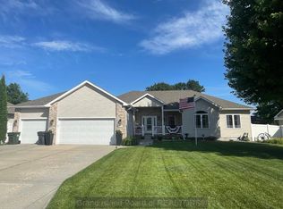 4077 Indianhead Dr, Grand Island, NE 68803