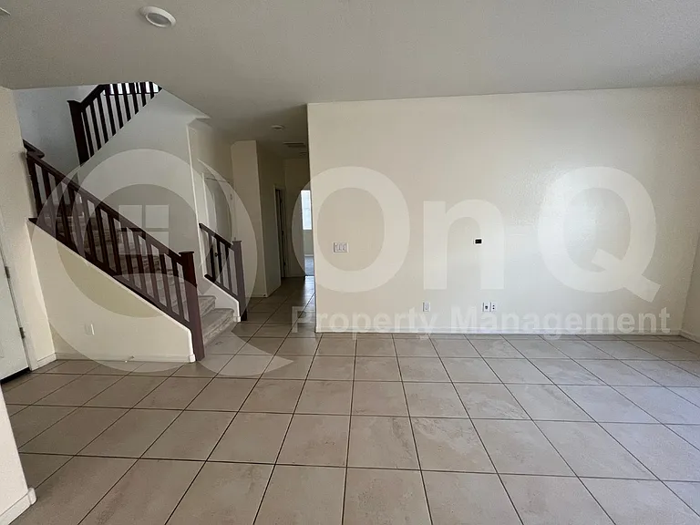 145 E Bluejay Dr — Photo 6