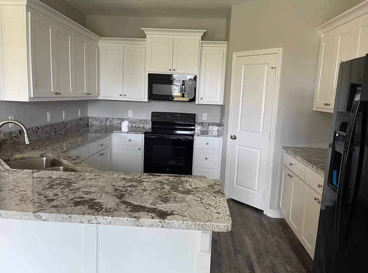 405 Myra Lynn Ln — Photo 4