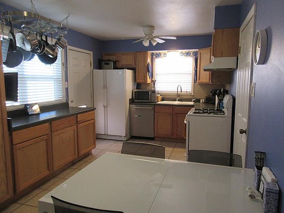 3rd image of 1828 Petroleum Dr