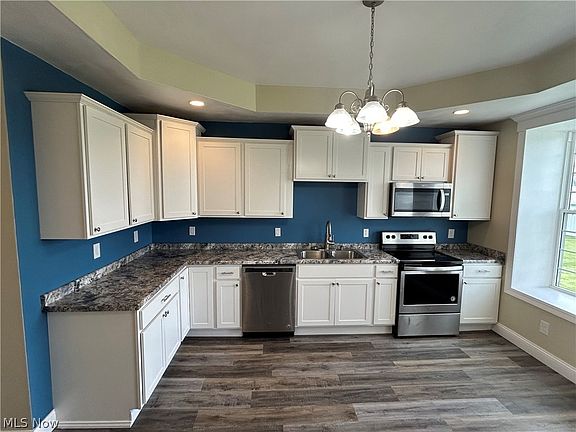 3rd image of 10545 Main St