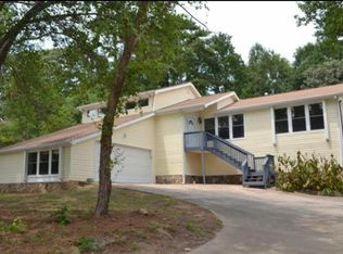 1920 Oakleaf Ln, Lithia Springs, GA 30122