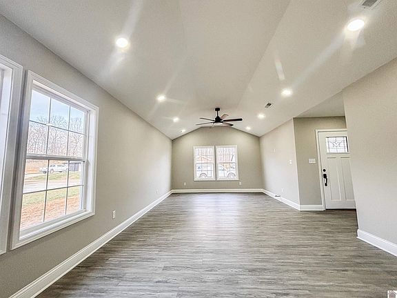 2nd image of 260 Clover Cres