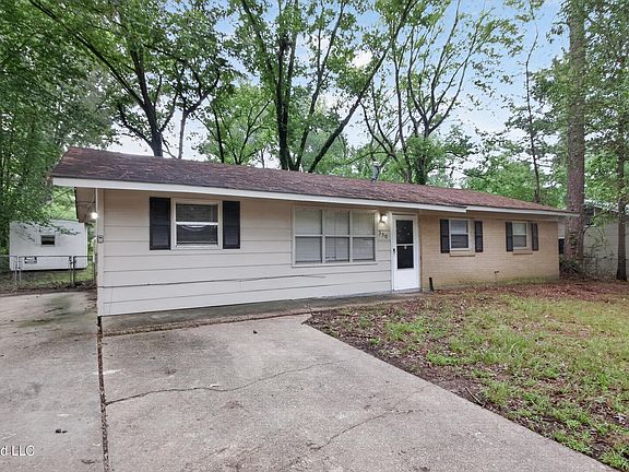 3rd image of 350 Queen Margaret Ln