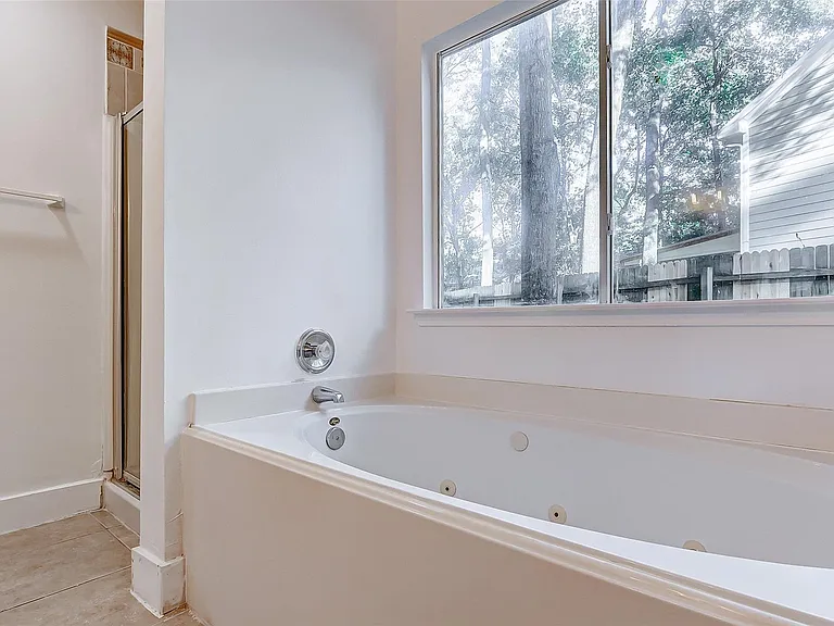 21892 Silver Oak Ct — Photo 33