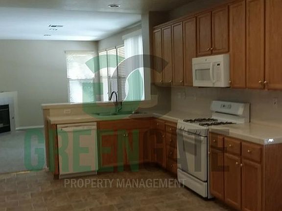 4th image of 429 Davenport Ln