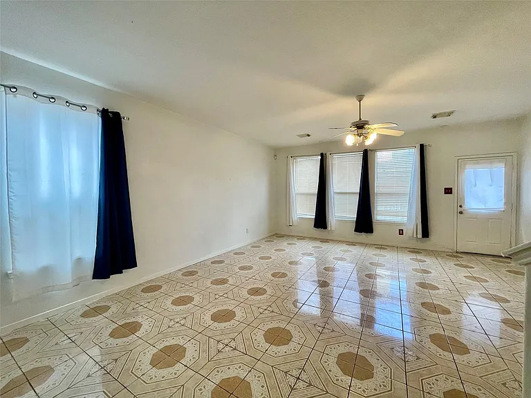 21142 Field House Ct — Photo 7