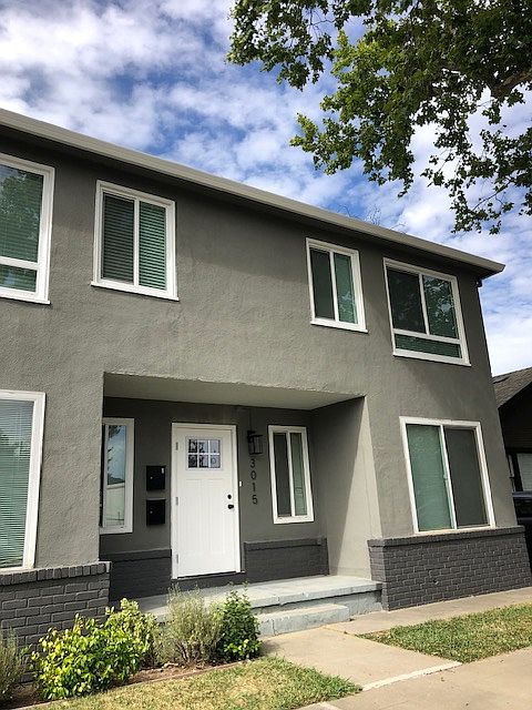 Beautiful two story duplex with two large full floor flats. Unit 2 is the top floor flat, spacious at approx 1500 sq feet