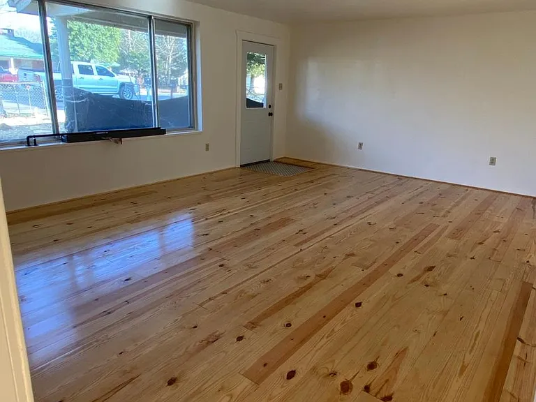 724 Hatcher Cir — Photo 2