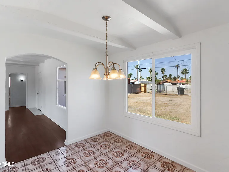 919 N Gilbert Ave — Photo 15