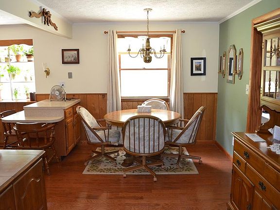 5th image of 2744 Vineland Trl