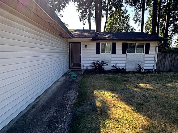 3rd image of 1214 NE 129th Ave