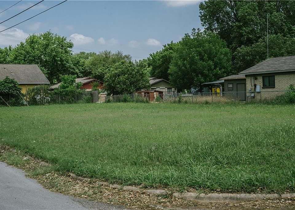 2nd image of 5504 Jain Ln