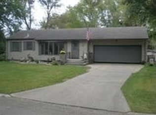 3429 Homeway Dr, Cedar Falls, IA 50613